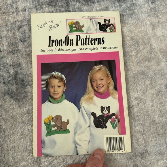 NIP Fashion Show Iron On Clothing Designs - PUPPIES AND KITTIES - Picture 2 of 5